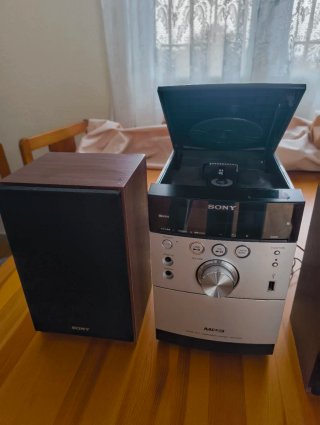 Minicadena Sony MP3 Plata