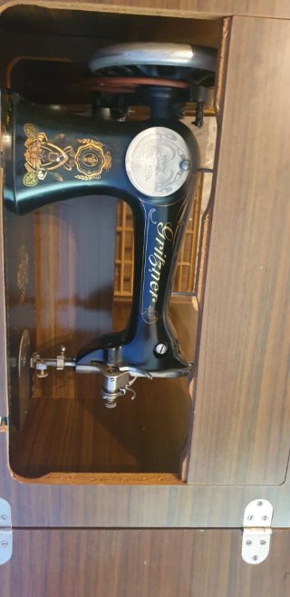 Máquina de coser Gritzner antigua