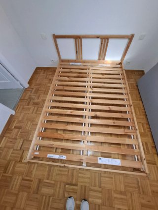 Estructura de cama Ikea y colchón