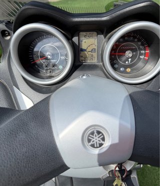 Yamaha XMAX 125 – 2009 – 14.300 km – MUY CUIDADA
