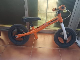 Bici sin pedales B'TWIN naranja