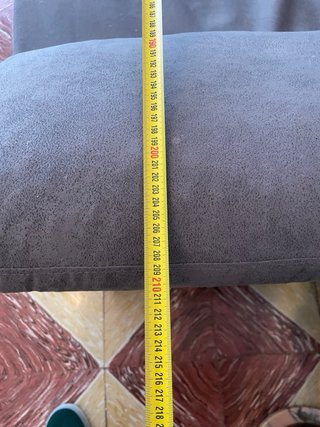 Sofá gris de tela