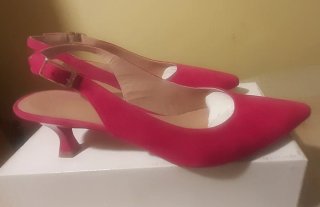 Zapatos de salón tacón bajo rosa