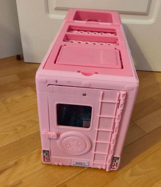 Caravana Barbie con accesorios + 2 barbies
