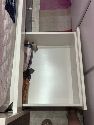 Cama con cajones azul y blanco. Medida 90x180