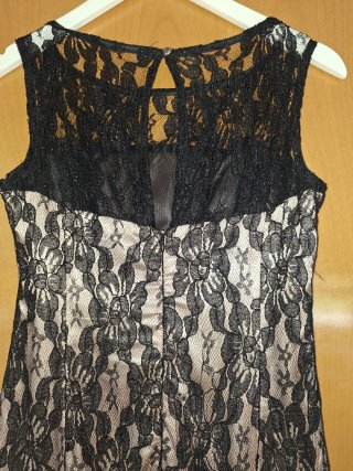 Vestido de fiesta encaje negro y beige