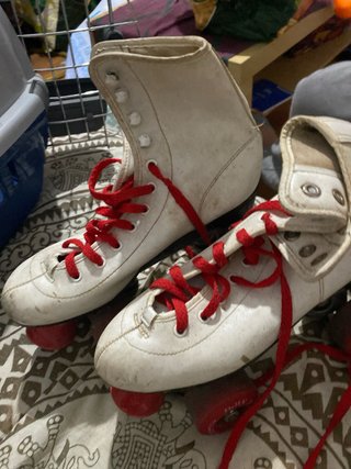 Patines de 4 ruedas blancos Precio negociable