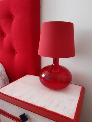 Muebles habitación rojos