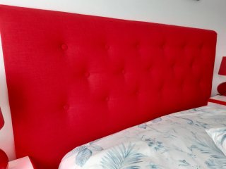 Muebles habitación rojos