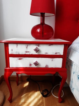 Muebles habitación rojos