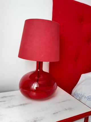 Muebles habitación rojos