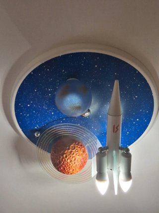 Lámpara cohete espacial