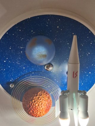 Lámpara cohete espacial