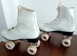 Patines blancos de cuatro ruedas, talla 39