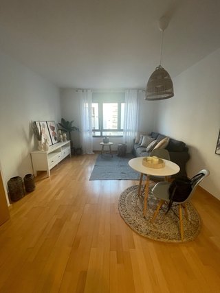 Ofrezco mi experiencia en decoracion y ventas.
