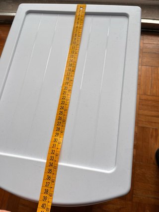 Cajonera de plástico gris y transparente