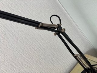 Lámpara de mesa Ikea Negra