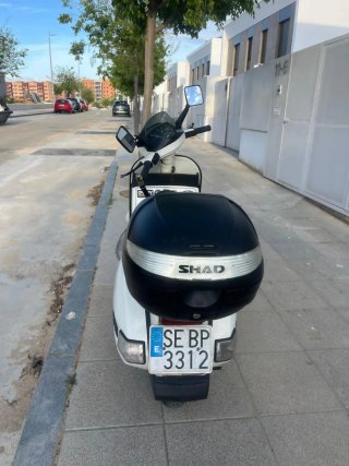 Vespa TX200 Blanca