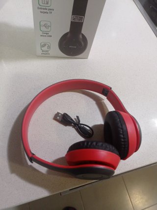 Auriculares Inalámbricos Stock Líder Rojo y Negro.