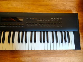 Sintetizador Roland JV-80