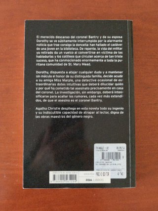 Un cadáver en la biblioteca