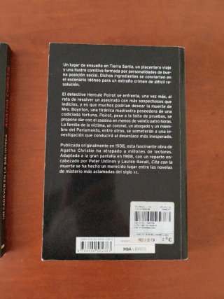Un cadáver en la biblioteca