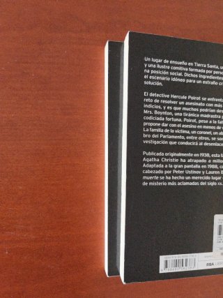 Un cadáver en la biblioteca