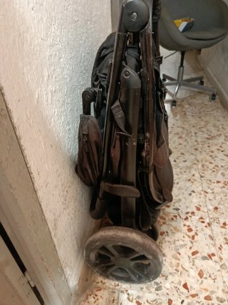 Silla de paseo Joie negra