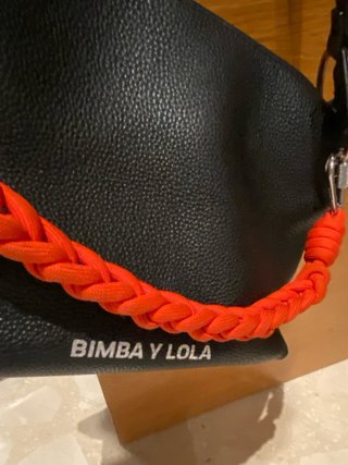 Bolso Bimba y Lola Negro con Asa Naranja