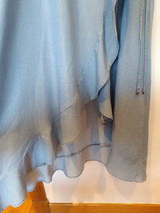 Vestido vaquero con volantes