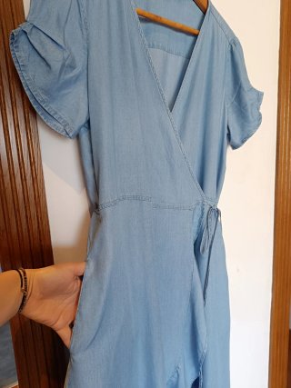 Vestido vaquero con volantes