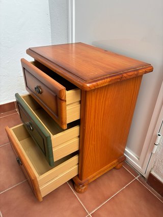 Mesita de noche madera maciza 3 cajones