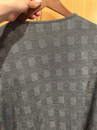 Vestido estampado gris cómodo