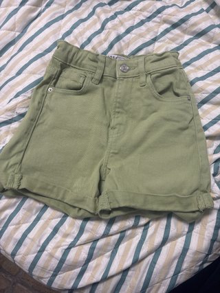 Pantalones cortos verdes de cintura alta