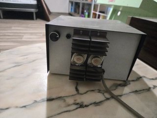 Amplificador CESVA y equipo de prácticas física