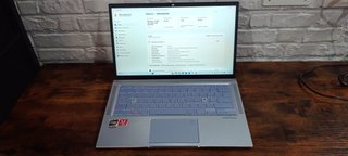 Portátil ASUS ZenBook UM431D Ryzen 7