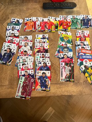 58 Cromos adrenalyn 2026 al azar (varias buenas)