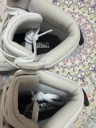 Zapatillas Puma Blancas y Doradas