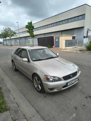 Lexus IS 2004
