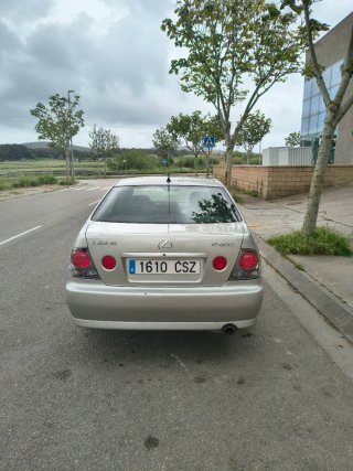 Lexus IS 2004