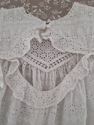 Blusa Sezane blanca bordada