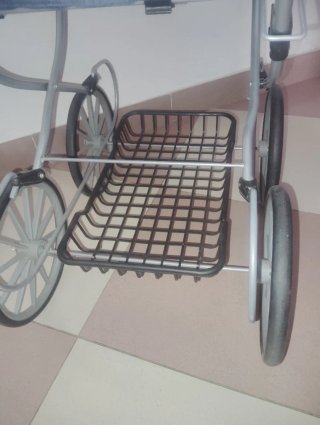 Carro de muñecas clásico