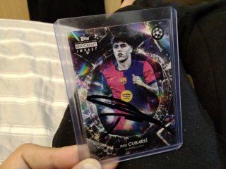 Cromo Pau Cubarsí firmado Topps Knockout Impact