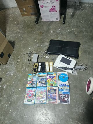 Nintendo Wii U + Juegos y Accesorios