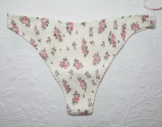 Bikini Ovsho blanco floral Talla M/L