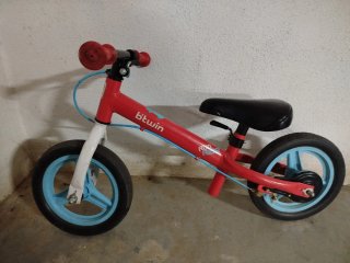 Bicicleta sin pedales Btwin roja