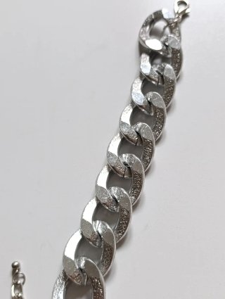 Pulsera eslabones grandes plateada textura