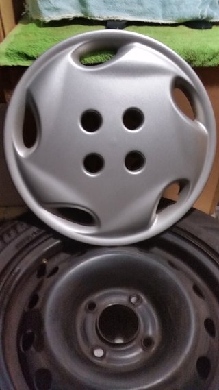 Llanta Citroen Xsara 14" + Tapacubos como nuevo