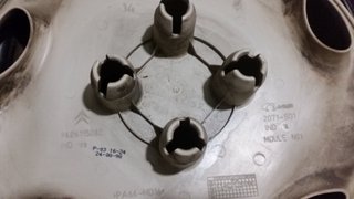 Llanta Citroen Xsara 14" + Tapacubos como nuevo