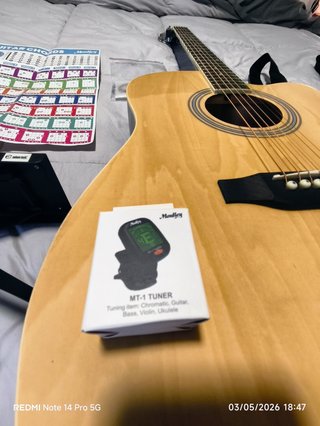 Guitarra Acústica Moukey MBG-01N + Accesorios